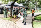 Dukung Fasilitas Umum Bersih, Koramil dan Warga Gotong Royong Bersihkan Taman Badaan